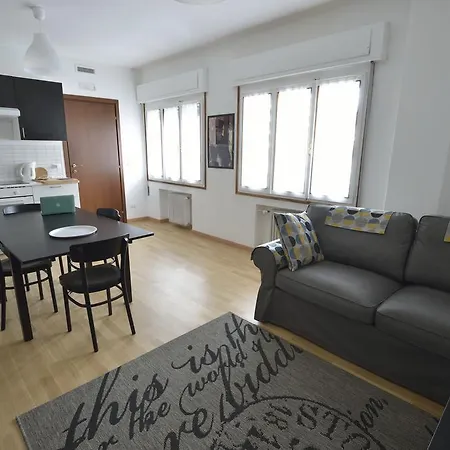 Le Maschere Apartment *
